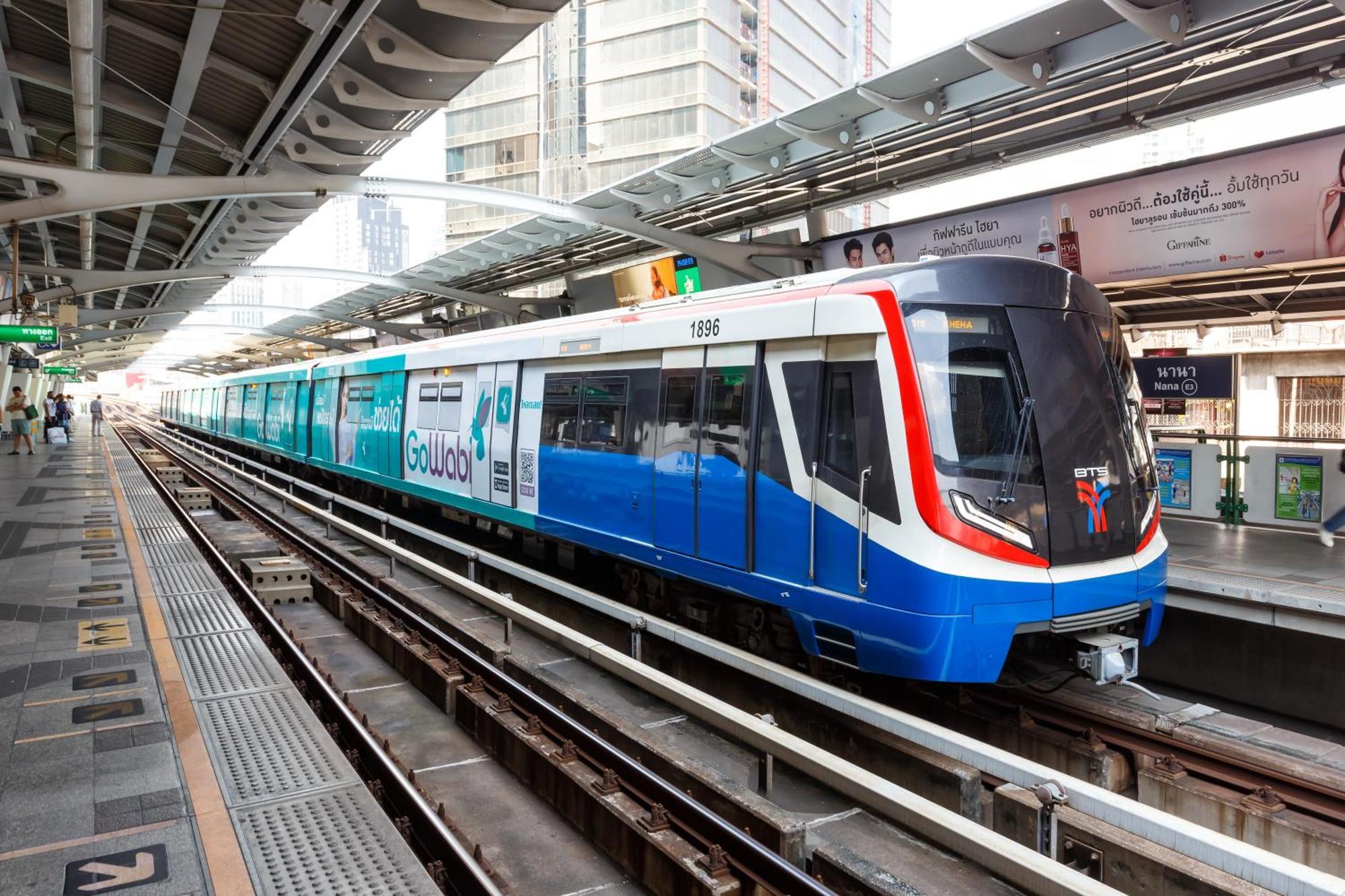 Готель Solitaire Bangkok Sukhumvit 11 Екстер'єр фото